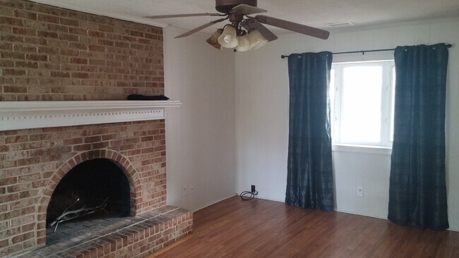 Foto del edificio - 5468 Albright Dr