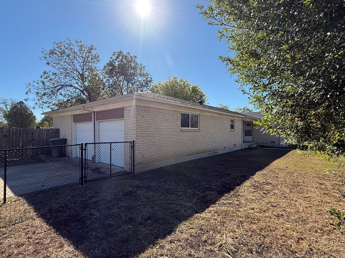 Foto del edificio - COMING SOON!