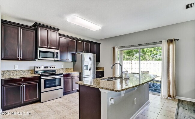 Building Photo - 96102 Graylon Dr