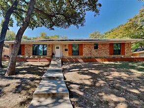 Building Photo - 3704 Astoria Dr