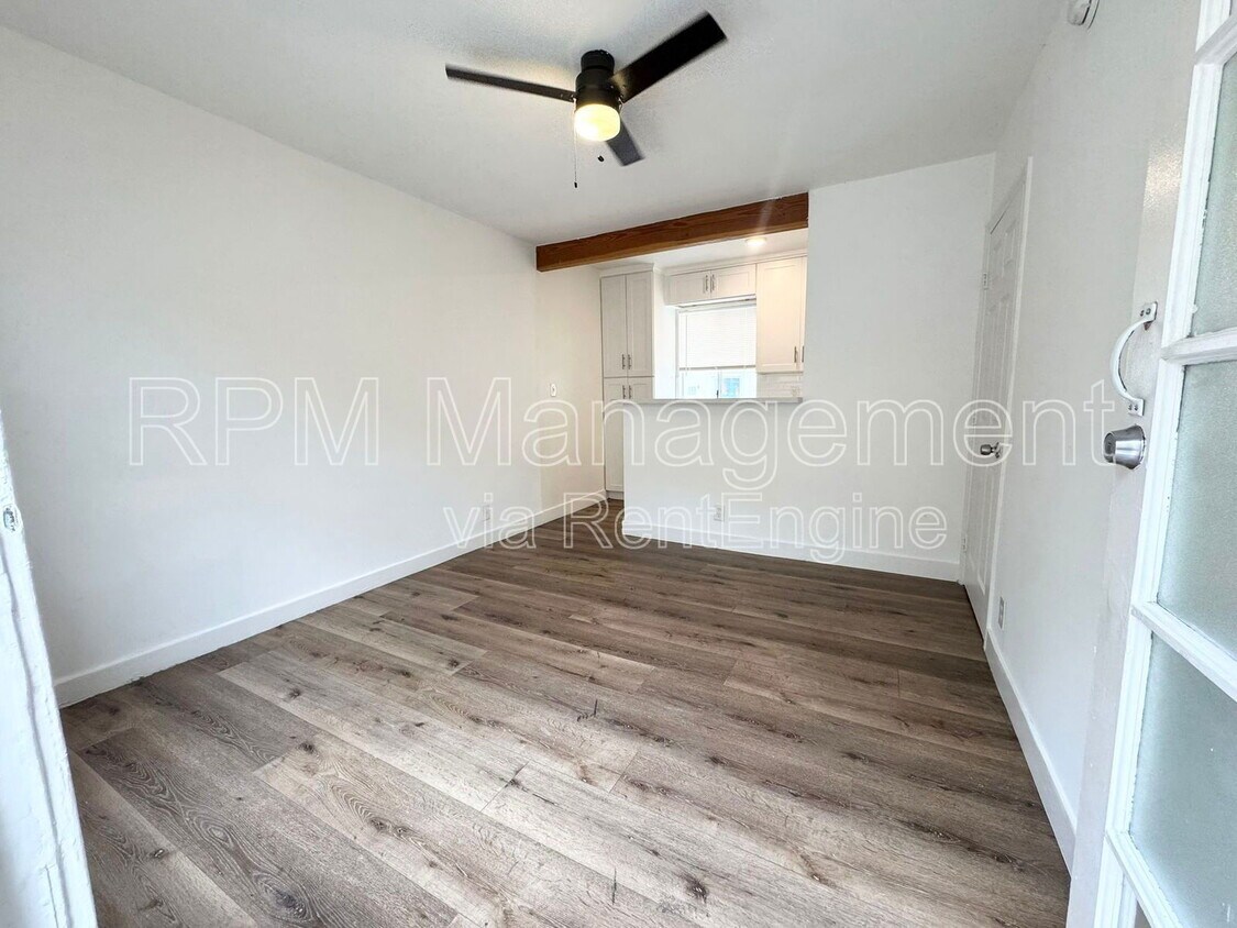 Foto principal - 1288 S Plymouth Blvd