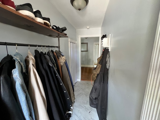 Building Photo - 60 William St