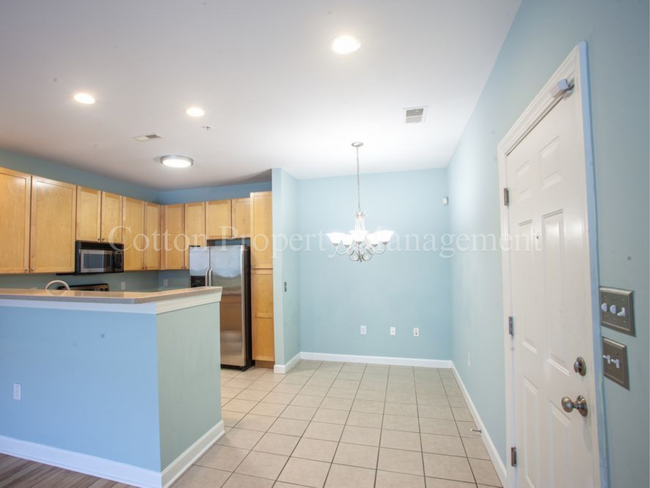 Foto del edificio - 2 BD/2 BA Condo at Bellingham Park/ $1,400...