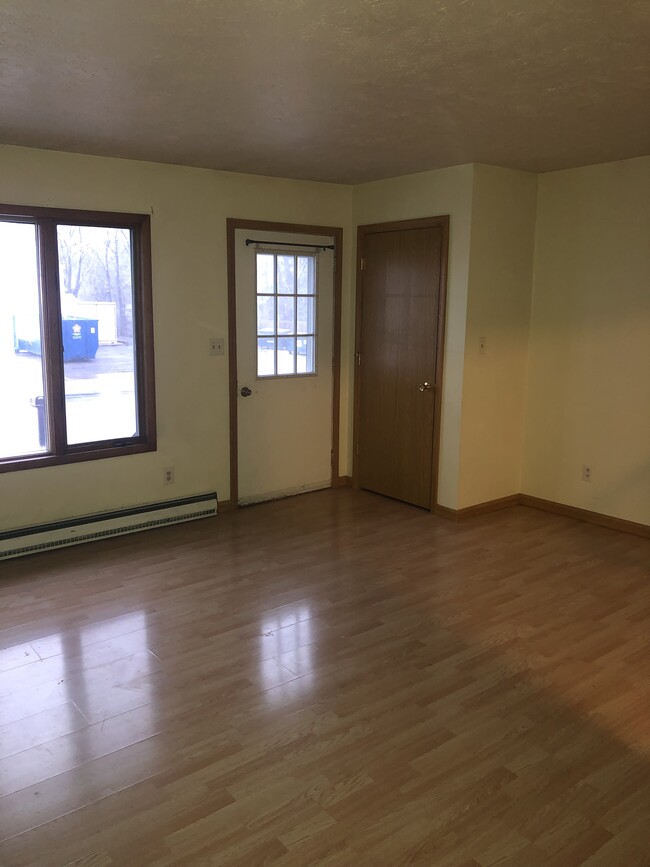 Foto del edificio - 319 W Waverly St