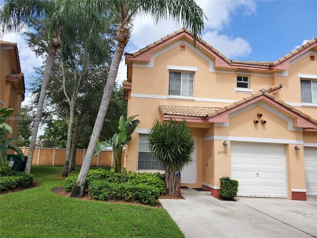 Building Photo - 2250 SW 87th Way