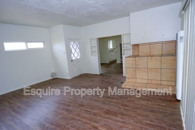 Building Photo - 405 Spruce St