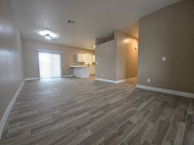 Foto del edificio - Newly Renovated 3 bed 2 bath home in San Tan Valley