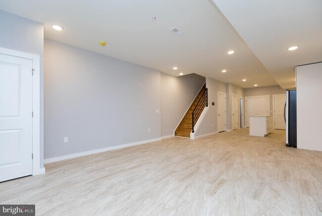 Building Photo - 2230 Frankford Ave