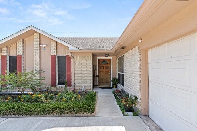 Foto del edificio - 4914 Tain Dr