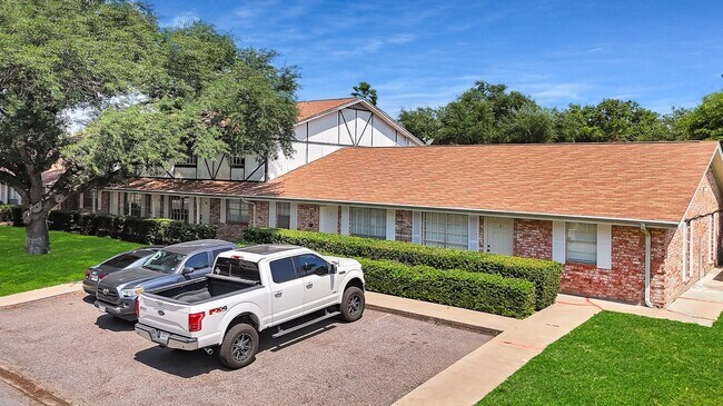 Foto del edificio - 1100 Shasta Ave W