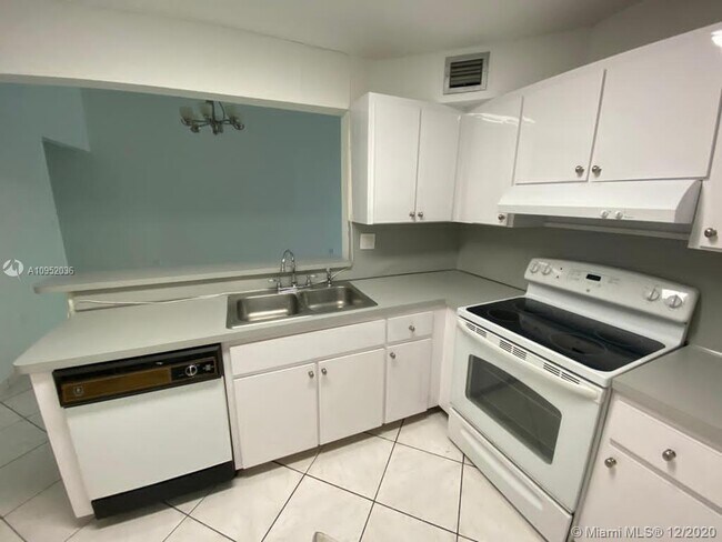 Foto del edificio - 9441 Fontainebleau Blvd