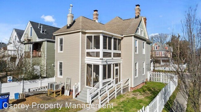 Building Photo - 3 br, 1.5 bath House - 301 W 35th Street