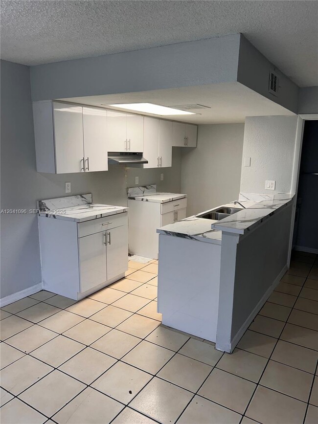 Building Photo - 2091 Ilene Ct