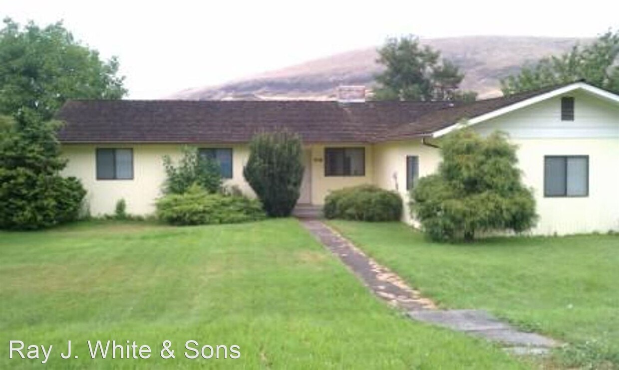 3 br, 2 bath House 519 1ST ST House Rental in Asotin, WA