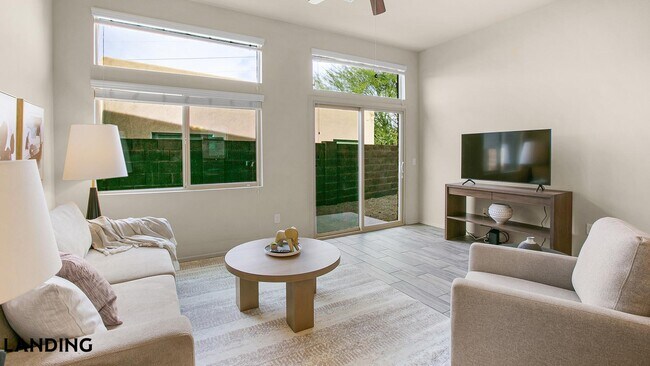 Foto del edificio - 14807 Woodland Hills Dr