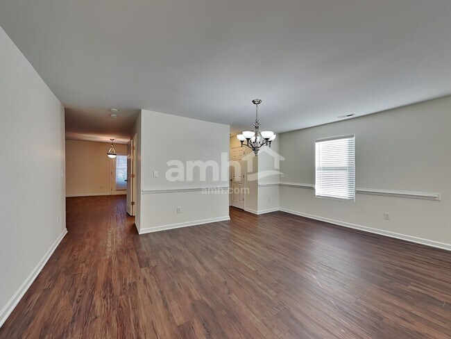 Foto del edificio - 3904 Edgewood Terrace Rd