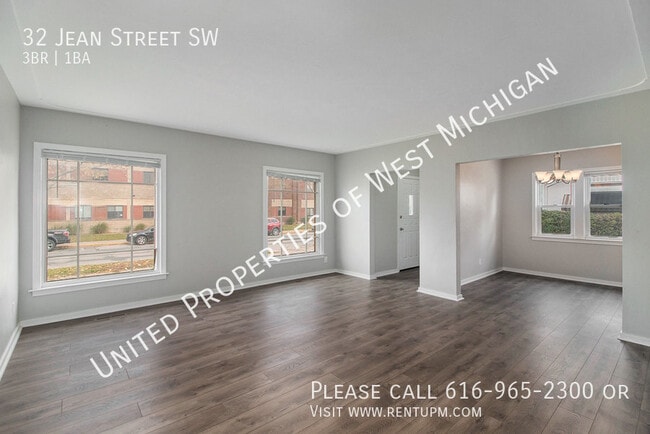 Building Photo - Available Now | 3 Bed 1 Bath Single Family...