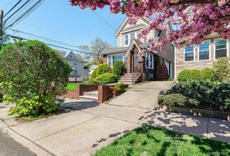 Building Photo - 93-01 71st Ave