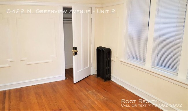 Building Photo - 6422 N Greenview Ave