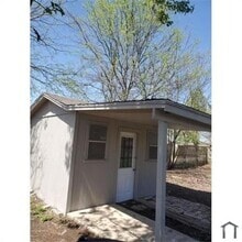 Building Photo - 2045 Laney Dr