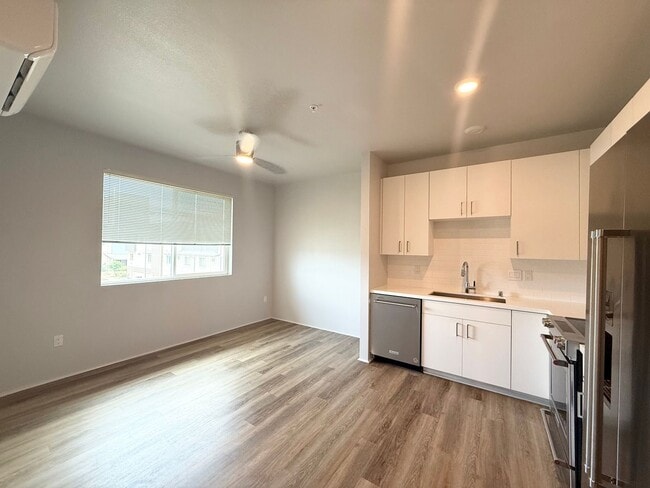 Photo - MOVE IN READY! 1 Bd, 1 Ba in Kaikea At Ho'opili House