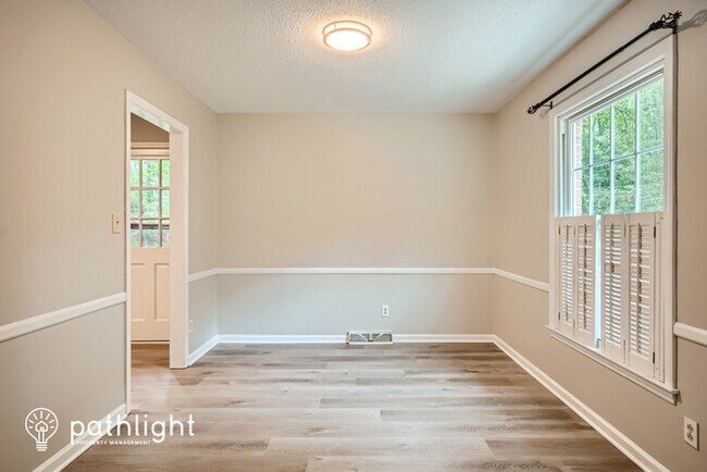Building Photo - 743 Pineborough Road, Charlotte, NC, 28212