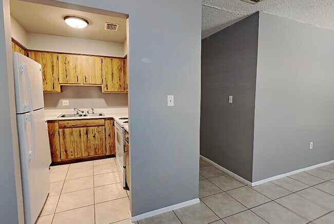 Foto del edificio - 2436 Maple Ave