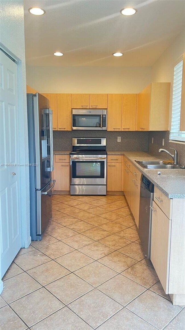 Building Photo - 1064 Golden Cane Dr