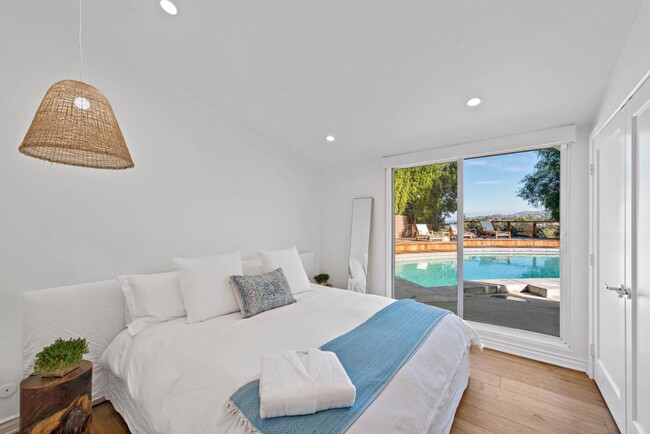 Foto del edificio - 5834 McDonie Ave