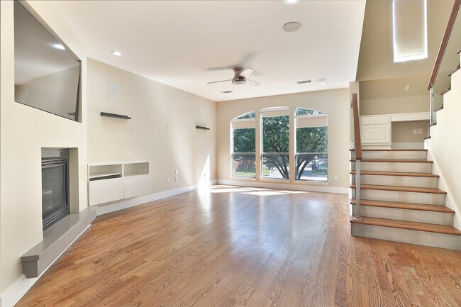 Foto del edificio - 1743 French Village Dr