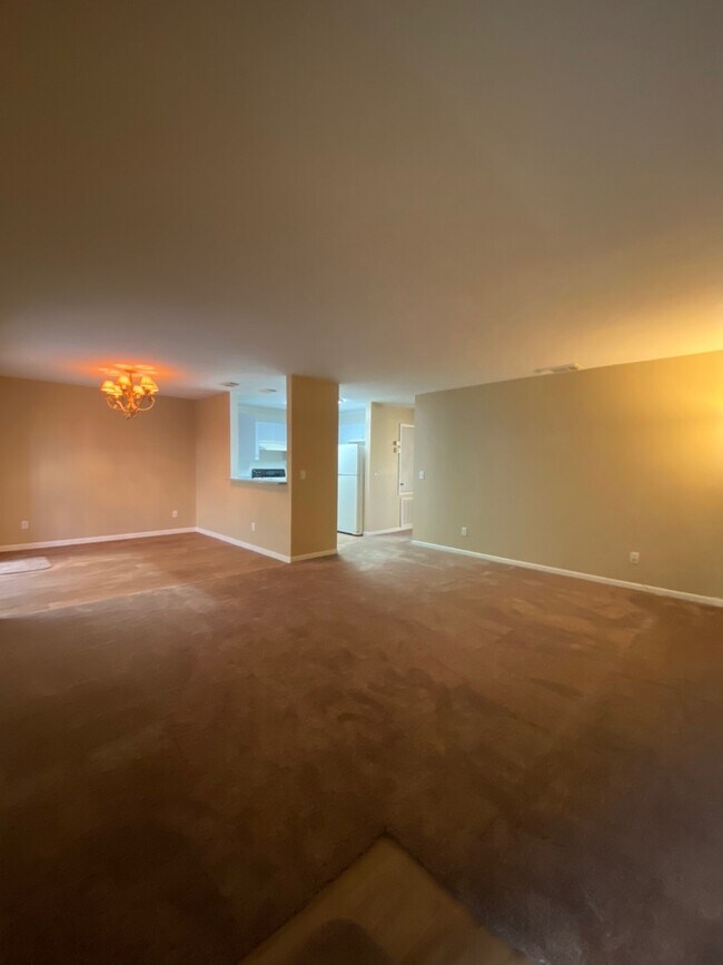 Building Photo - 2050 Oleander Blvd