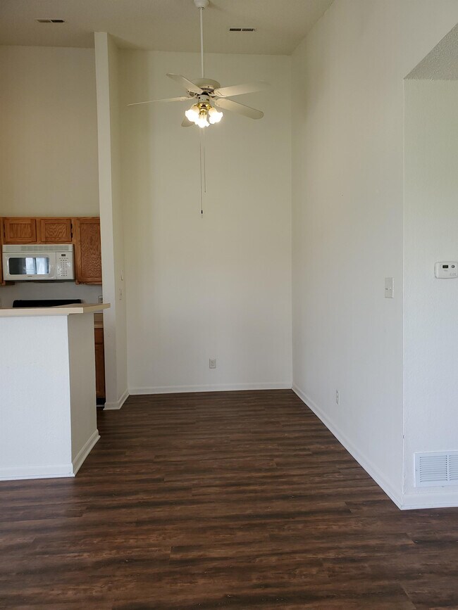Building Photo - 112 SE 1161