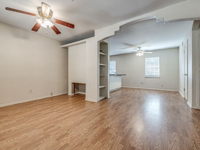 Foto del edificio - 3312 Gwendolyn Ln