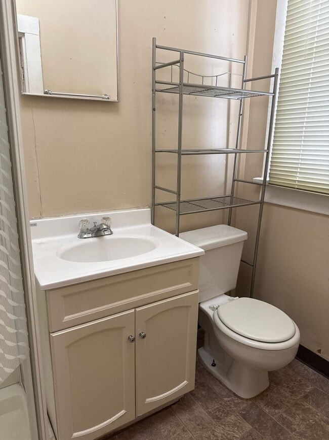 Building Photo - 209 N English Ave