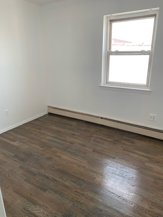 Building Photo - 2021 81st St