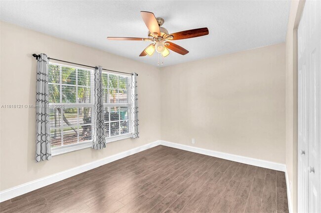 Foto del edificio - 3016 SW 179th Ave