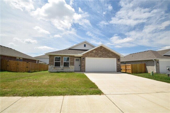 Foto del edificio - 2071 Bluestem Dr