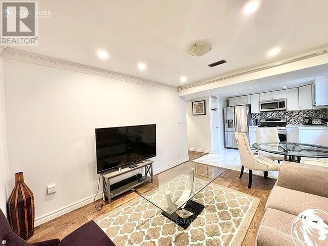 Building Photo - 66 Overlord Crescent