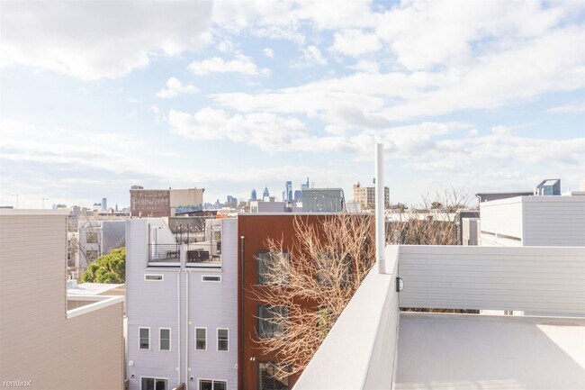 Foto del edificio - 3 br, 3 bath Duplex - 1906 E York St Unit 2