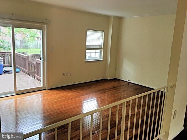 Foto del edificio - 7432 Pohick Rd