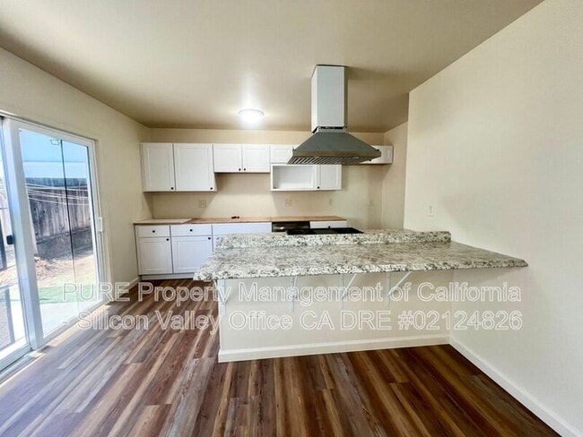 Foto del edificio - 571 Green Valley Rd