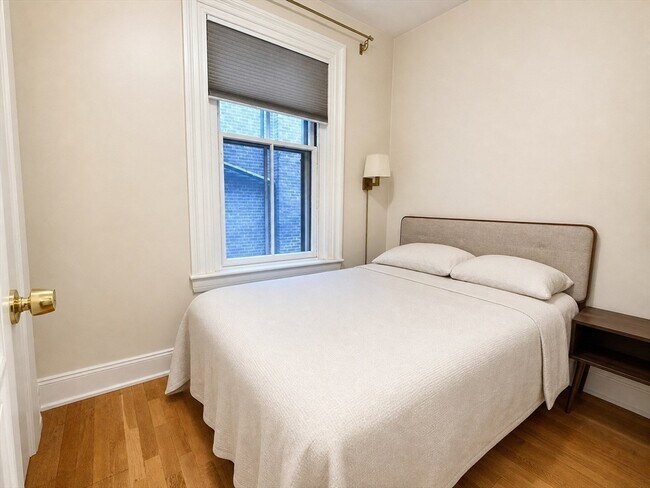 Foto del edificio - 244 Beacon St