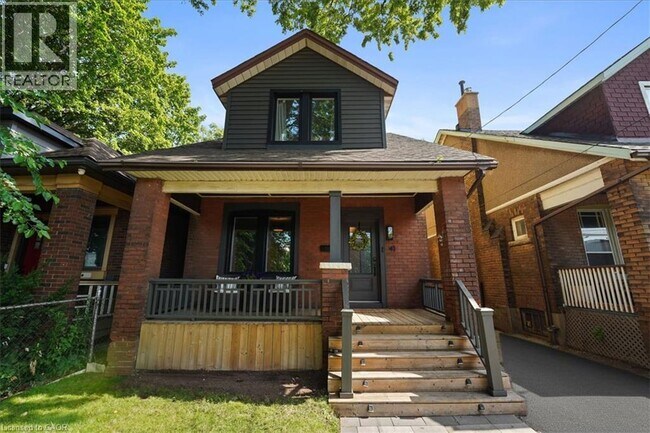 Building Photo - 41 Macallum St