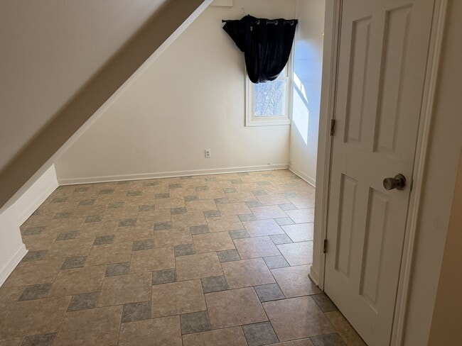 Building Photo - 1645-1647 N Astor St