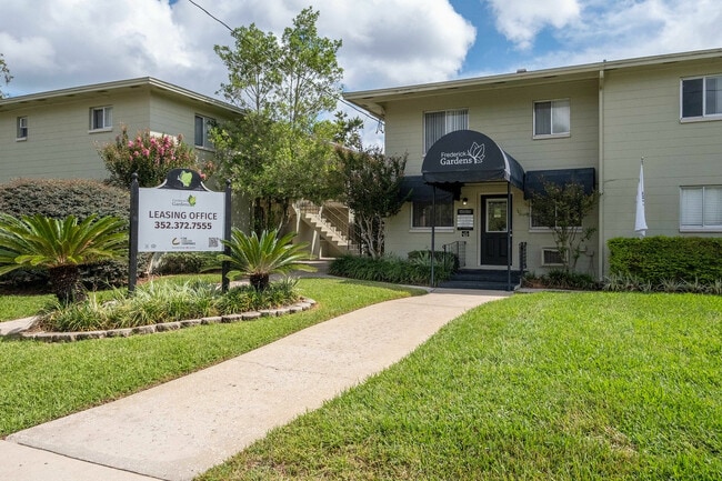 Building Photo - Frederick Gardens