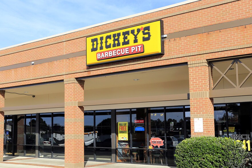 Windsor Forest Neighborhood Guide Living in Savannah