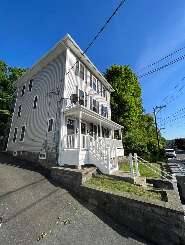 Primary Photo - 307 N Main St