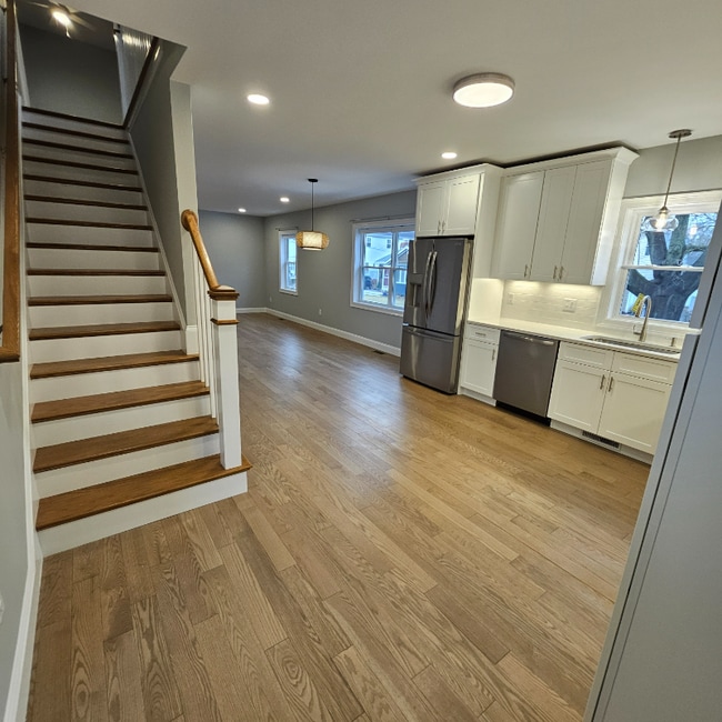 Photo - 7 Coggeshall Ave House