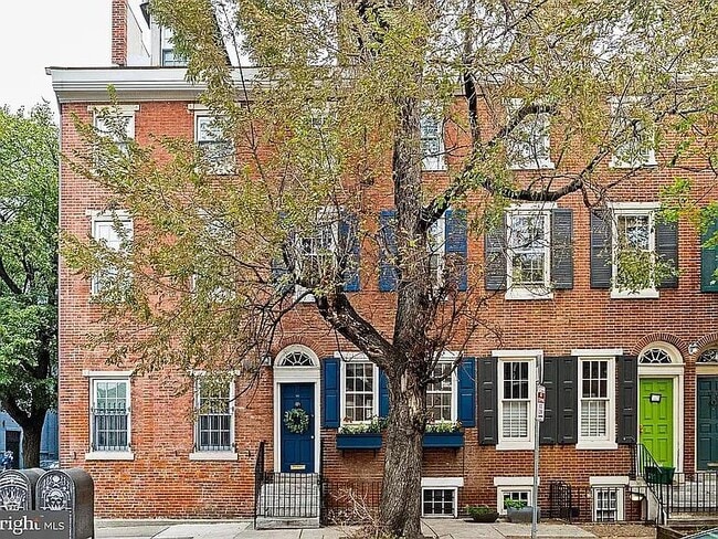 Building Photo - 1245 Lombard St