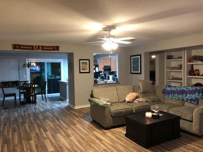 Foto del edificio - 7425 Marble Ridge Dr